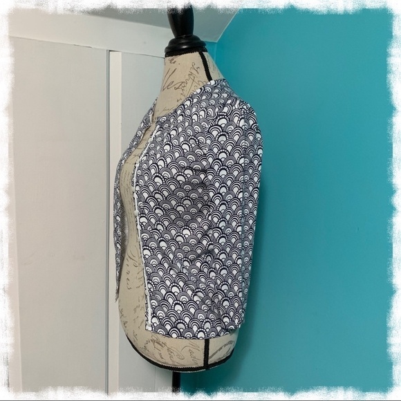 TALBOTS Black/White Print Button Down Cardigan - Picture 2 of 6